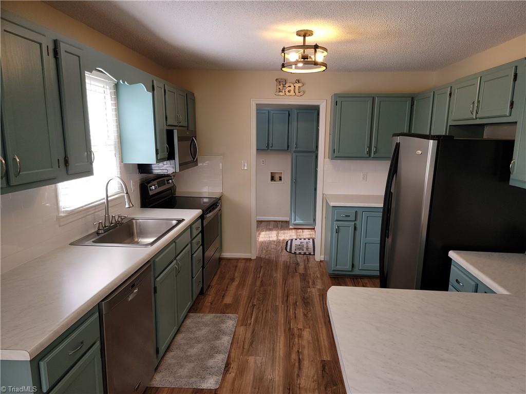 3719 Jill Drive Trinity, NC 27370 - Photo 26 of 40 Kitchen