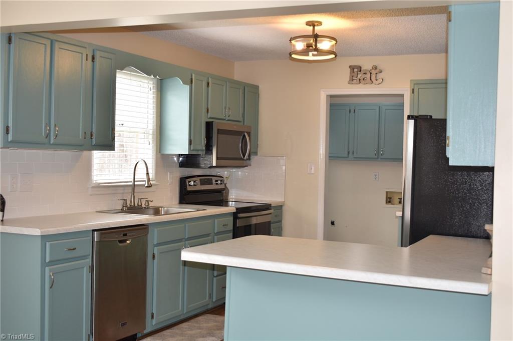 3719 Jill Drive Trinity, NC 27370 - Photo 9 of 40 Kitchen