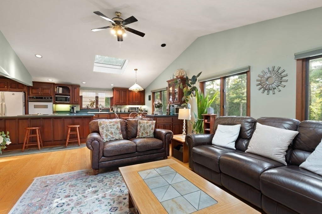 39 Austin Road Sudbury, MA 01776 - Photo 12 of 32