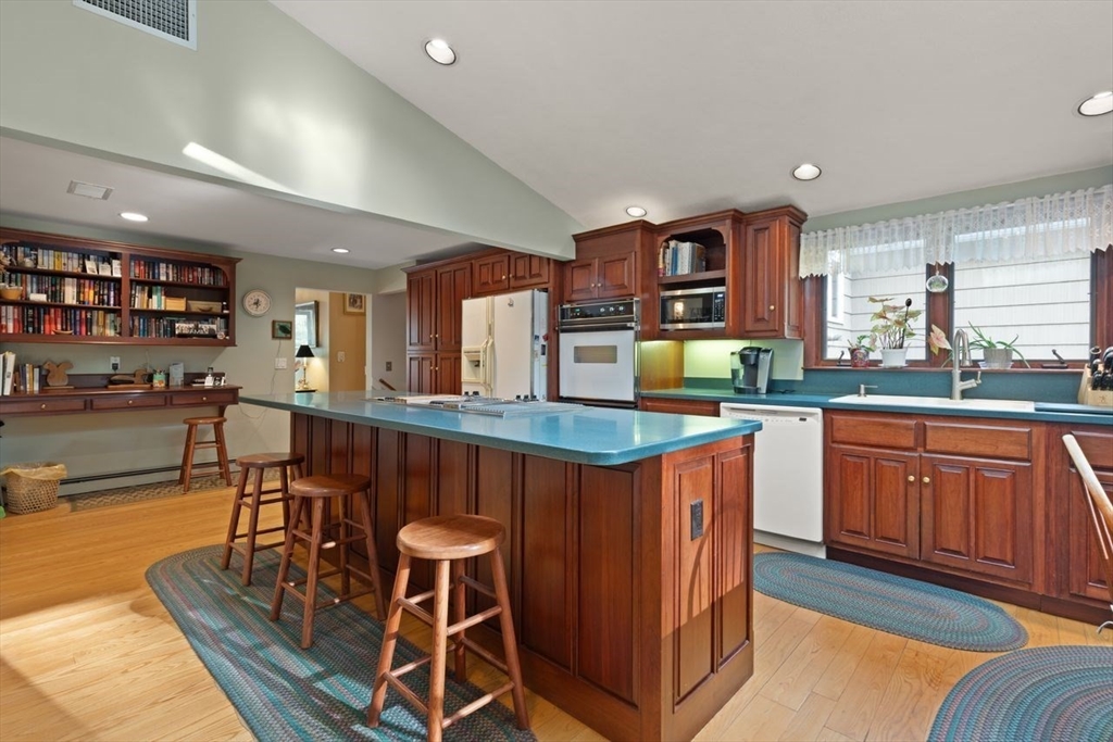 39 Austin Road Sudbury, MA 01776 - Photo 9 of 32