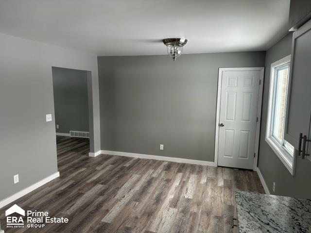 5295 Oleksyn Road Flint, MI 48504 - Photo 4 of 16 50098227-3.JPG