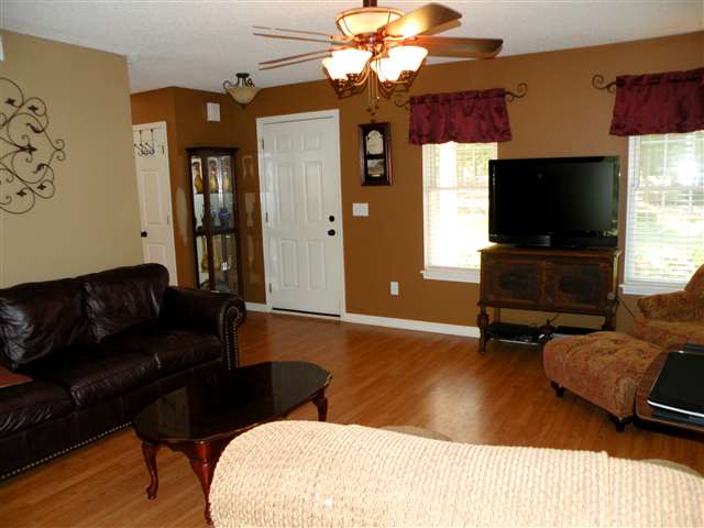 879 Cherry Street Pendleton, SC 29670 - Photo 2 of 24
