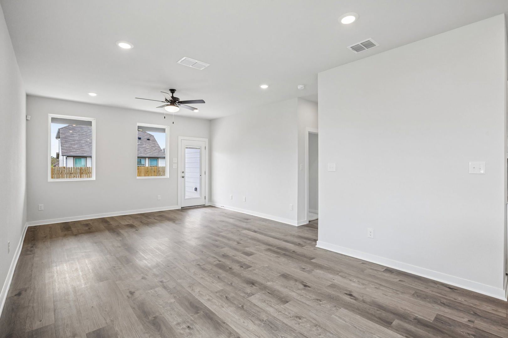 103 Two Bits Lane Elgin, TX 78621 - Photo 25 of 28 Gallery Image 25
