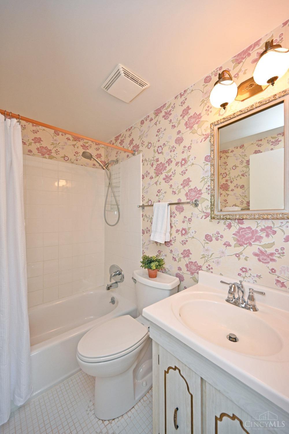 1248 Linneman Road Cincinnati, OH 45238 - Photo 23 of 39 Gallery Image 23