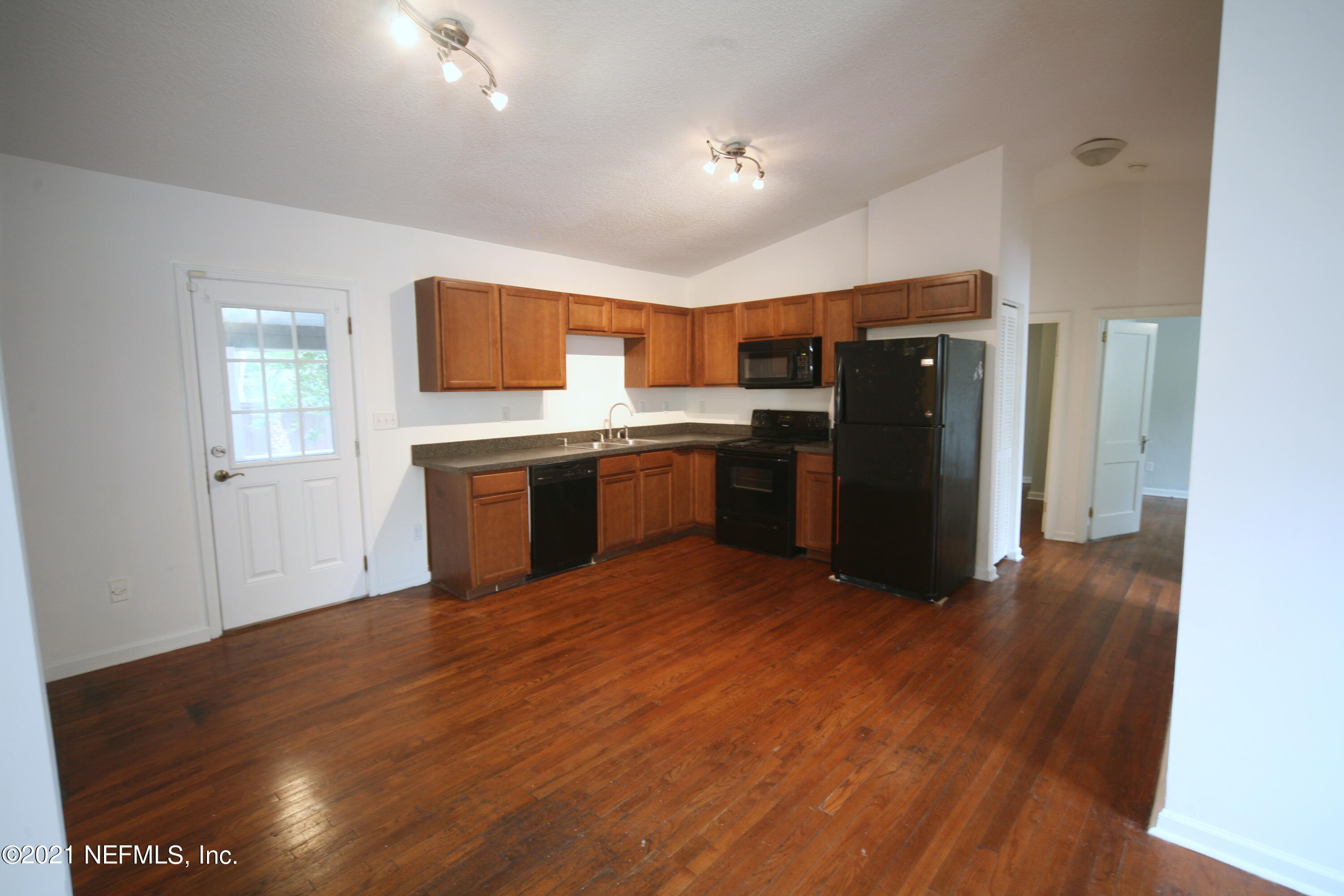 703 Ralph Street Jacksonville, FL 32204 - Photo 3 of 18 Kitchen