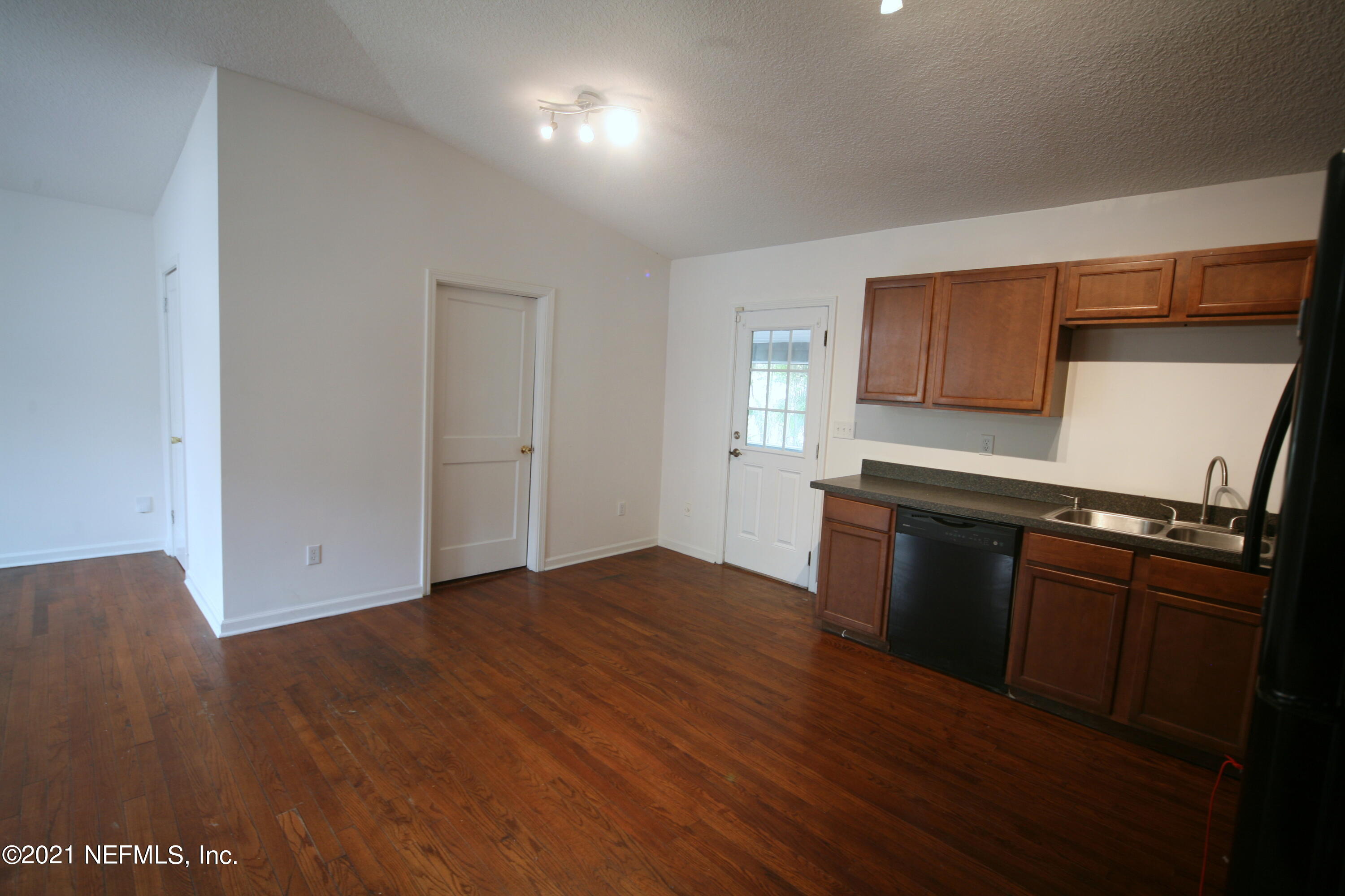 703 Ralph Street Jacksonville, FL 32204 - Photo 4 of 18 Kitchen2