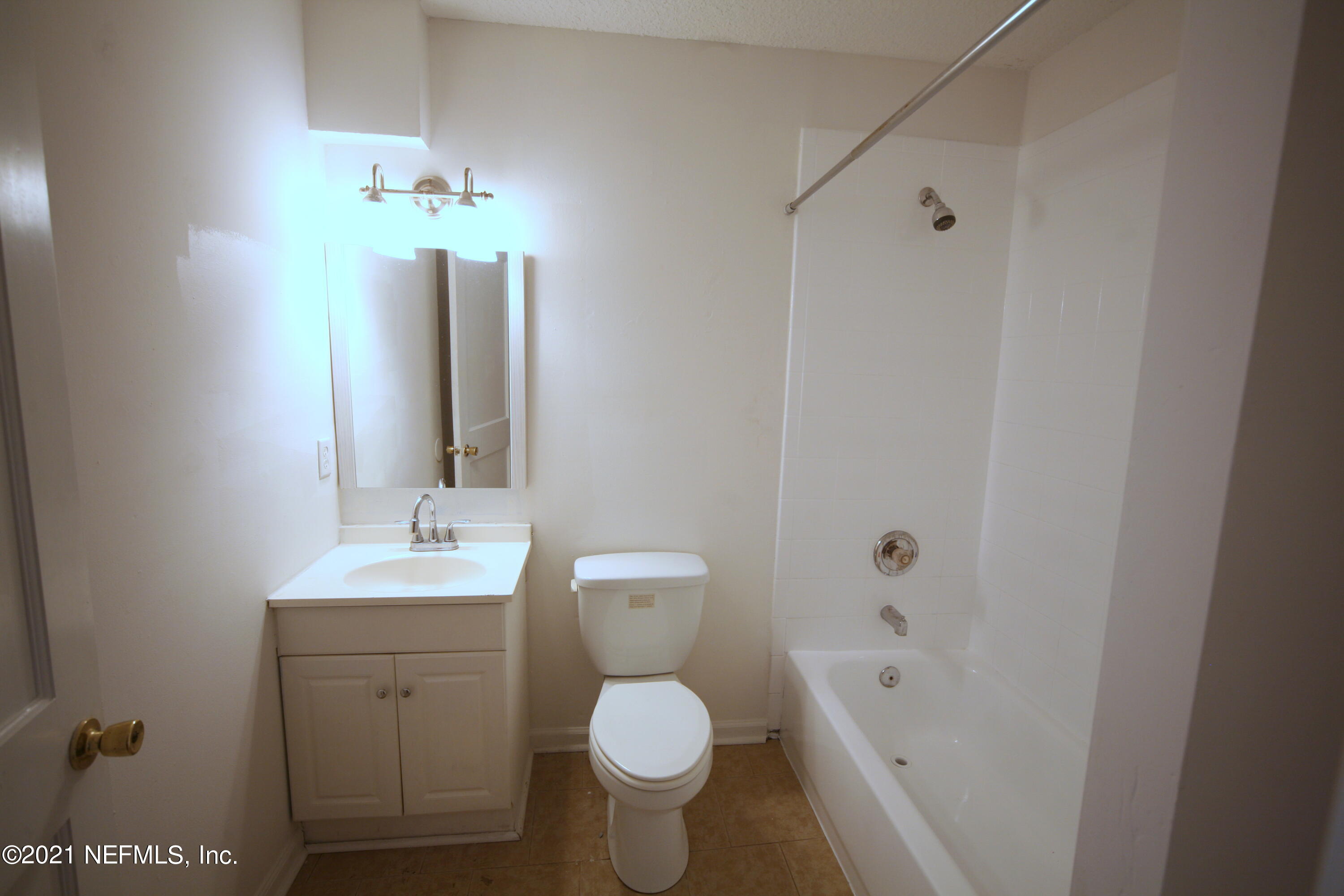 703 Ralph Street Jacksonville, FL 32204 - Photo 10 of 18 Bath2