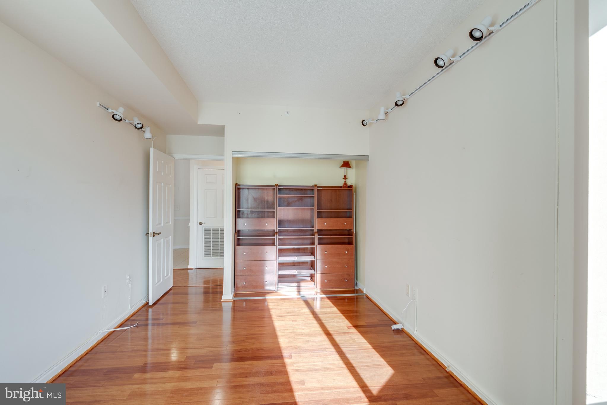 19365 Cypress Ridge Terrace, Unit 414 Leesburg, VA 20176 - Photo 17 of 42