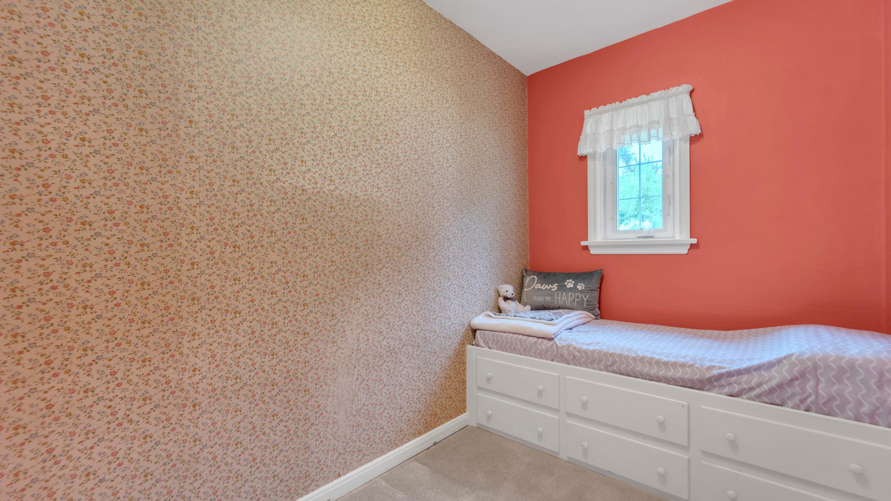 261 Wetmore Road Columbus, OH 43214 - Photo 16 of 38 Den or 3rd Bedroom!