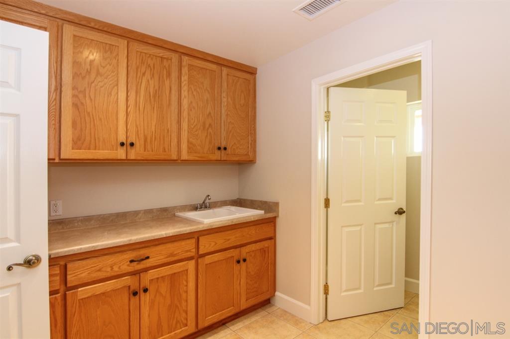 671 Ranger Road Fallbrook, CA 92028 - Photo 11 of 25 Plus Mud Room