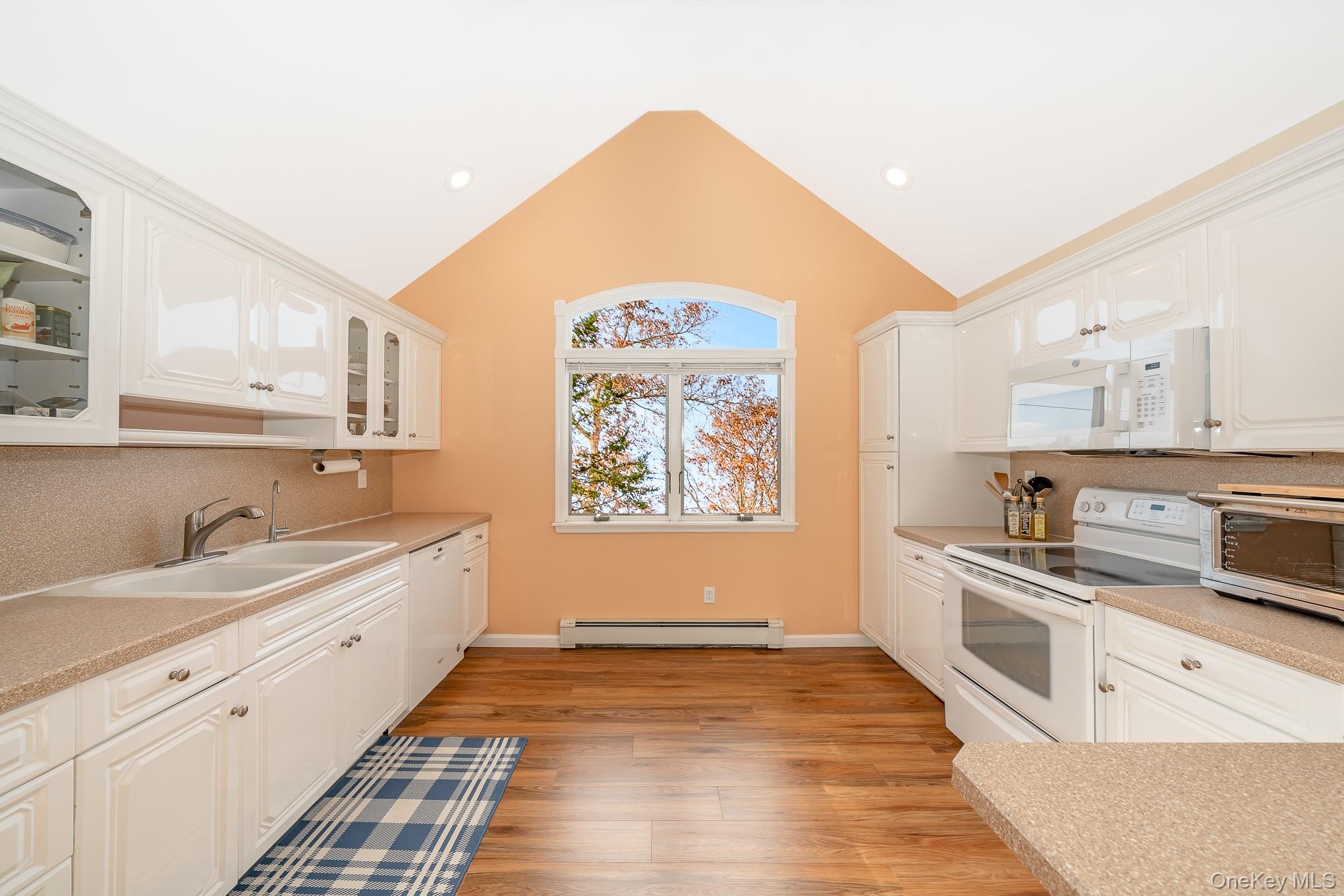 15 Chadwick Road Syosset, NY 11791 - Photo 13 of 37