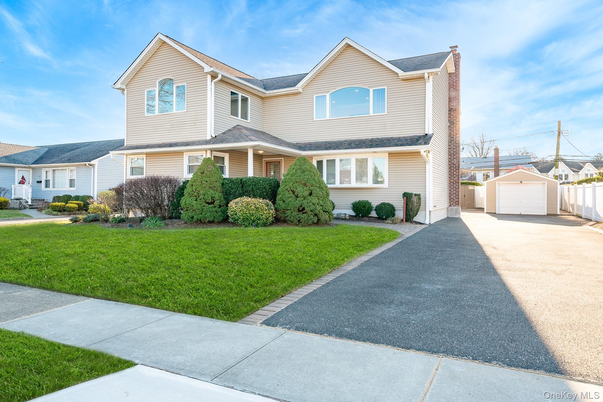 15 Chadwick Road Syosset, NY 11791 - Photo 2 of 37