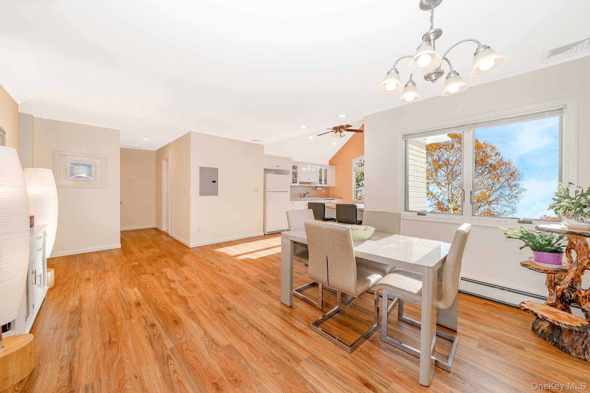 15 Chadwick Road Syosset, NY 11791 - Photo 8 of 37