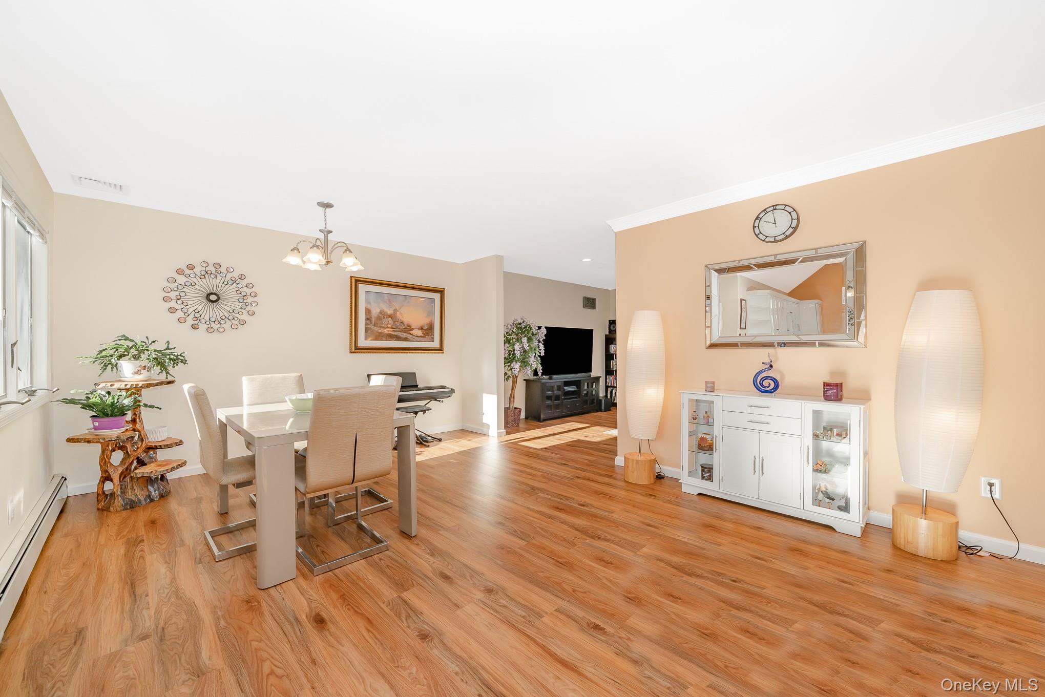 15 Chadwick Road Syosset, NY 11791 - Photo 10 of 37