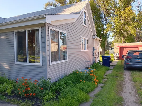 $225,000 | 603 Pearl Street North, Buffalo, ND 58011