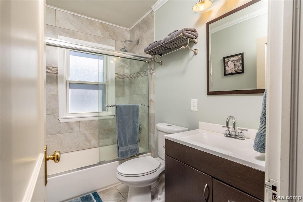 1402 East 10 Mile Road Ferndale, MI 48220 - Photo 17 of 24