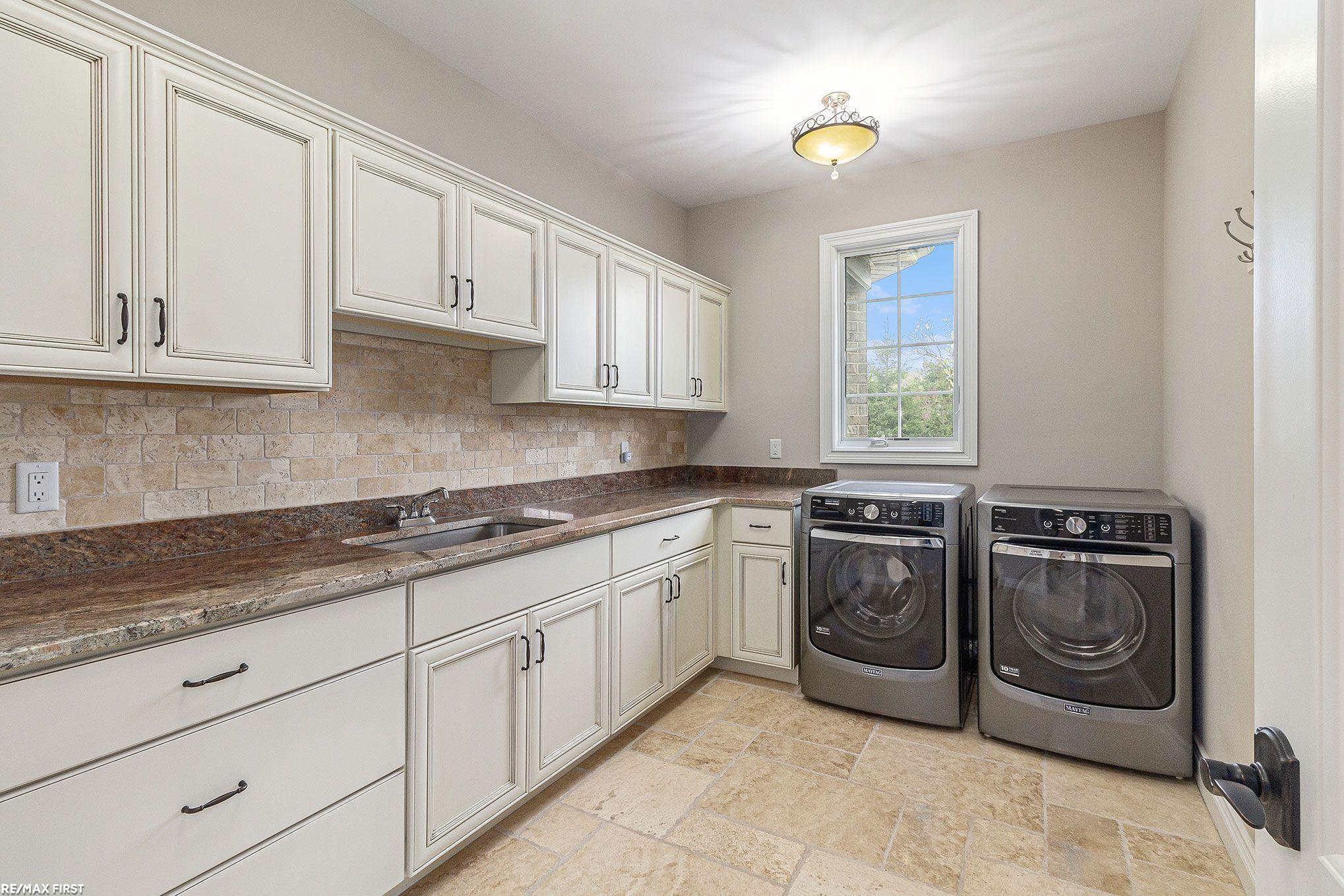 659 Foxwood Trail Rochester, MI 48306 - Photo 39 of 51 Laundry room