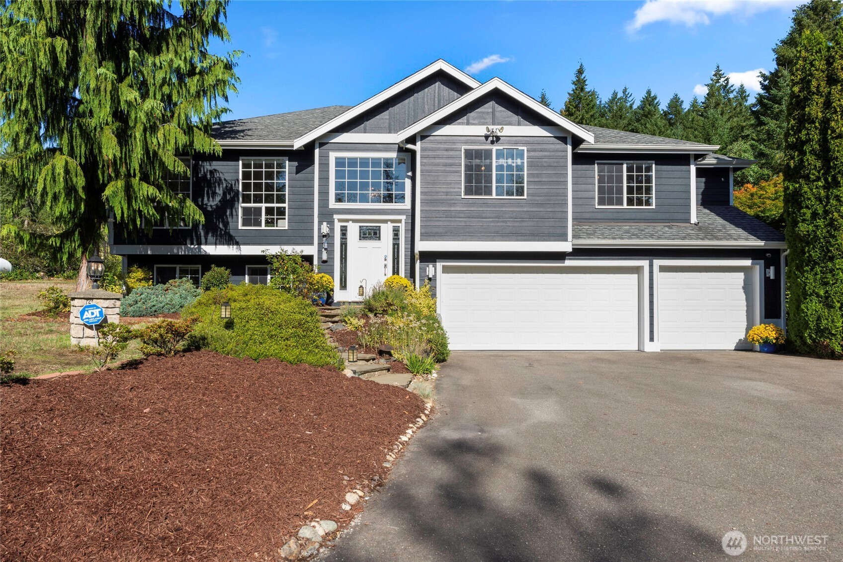 557 Southeast Spruce Road Port Orchard, WA 98367 - Photo 5 of 37 Gallery Image 5