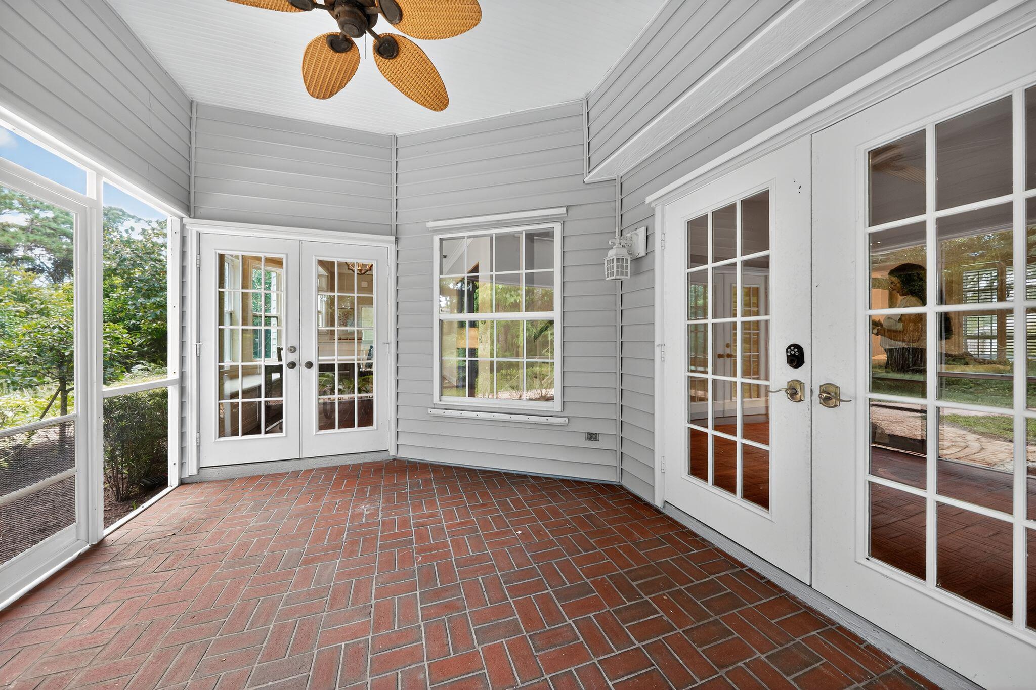 556 Meadow Wood Way Stuart, FL 34997 - Photo 4 of 57 31_556_Meadow_Wood_Way_Stuart_FL_34997_U