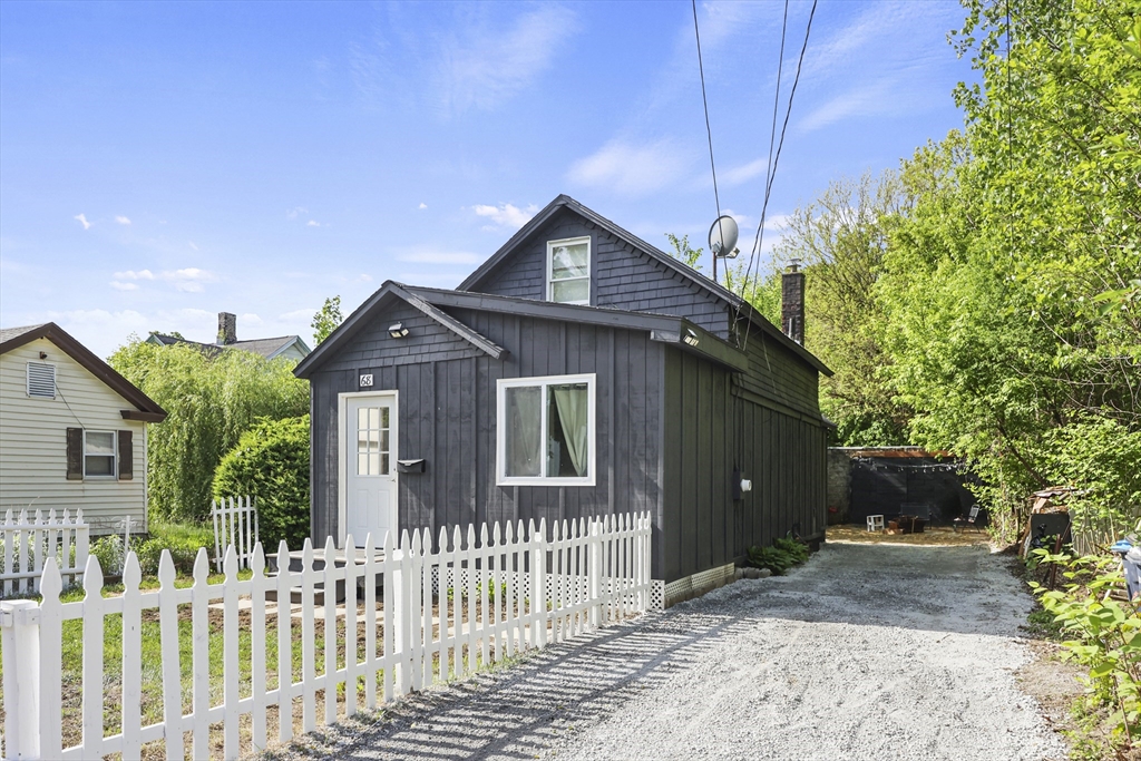 68 Orchard Street Pittsfield, MA 01201 - Photo 3 of 29