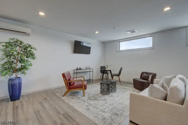 $2,900 | 258 Morris Avenue, Unit 87, Long Branch City, NJ 07740