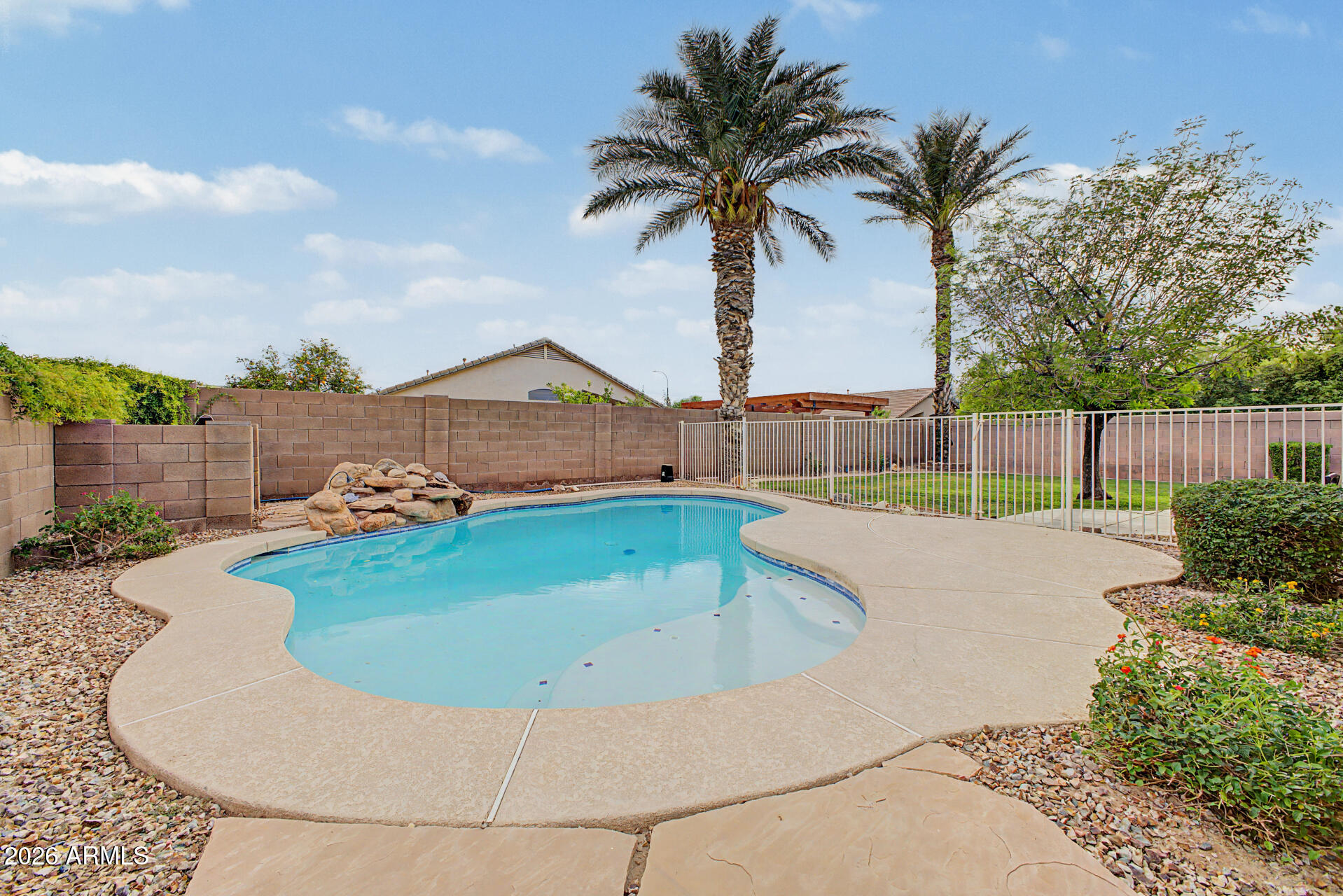 9581 West Ruth Avenue Peoria, AZ 85345 - Photo 38 of 41 Diving Pool