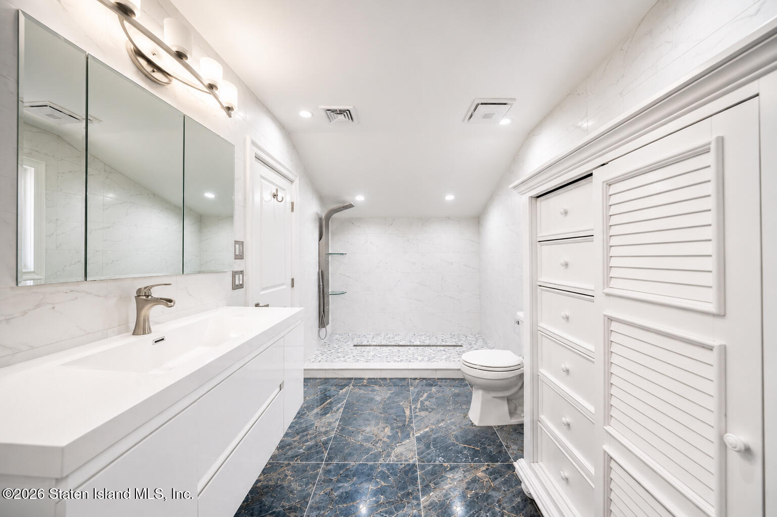 5434 Amboy Road Staten Island, NY 10312 - Photo 54 of 61 Three-Quarter Bathroom