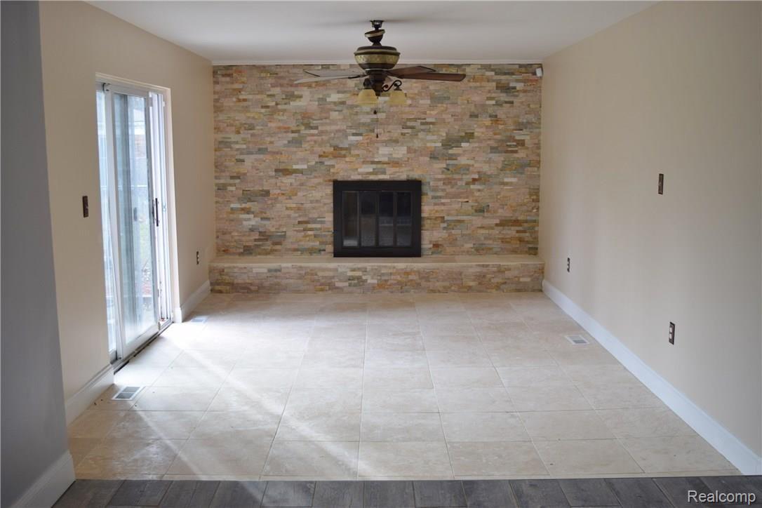 27900 Lahser Road Southfield, MI 48076 - Photo 26 of 55 DSC_1132.JPG