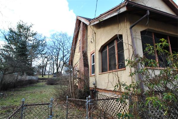 802 Alden Street Springfield, MA 01109 - Photo 7 of 13 Gallery Image 7