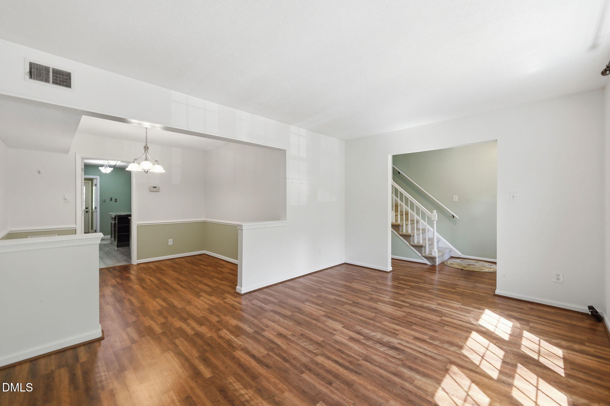 1302 Springlawn Court Raleigh, NC 27609 - Photo 4 of 24 Gallery Image 4