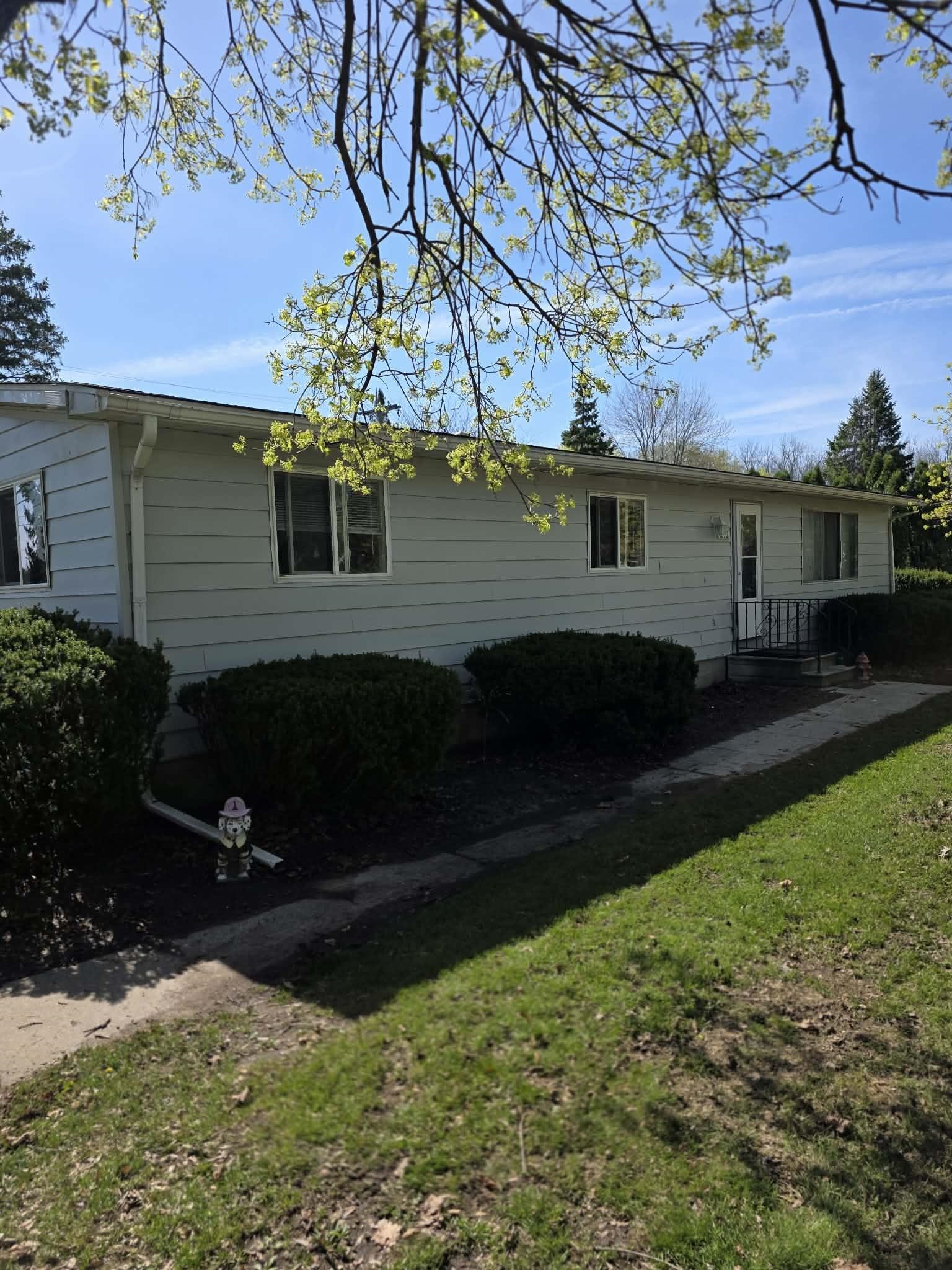 252 Dodge Court Sebewaing, MI 48759 - Photo 2 of 24