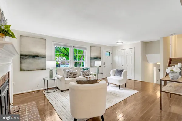$769,000 | 8304 Lindside Way, Springfield, VA 22153