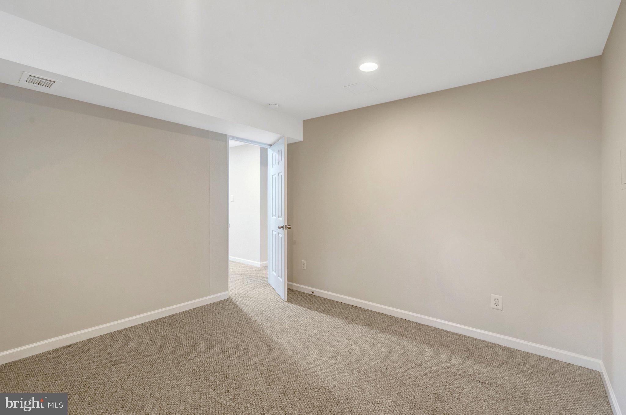 8304 Lindside Way Springfield, VA 22153 - Photo 29 of 58