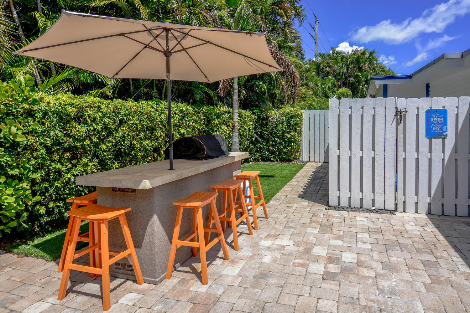 3396 Pebble Place Jupiter, FL 33469 - Photo 4 of 24 BBQ and Outdoor Bar