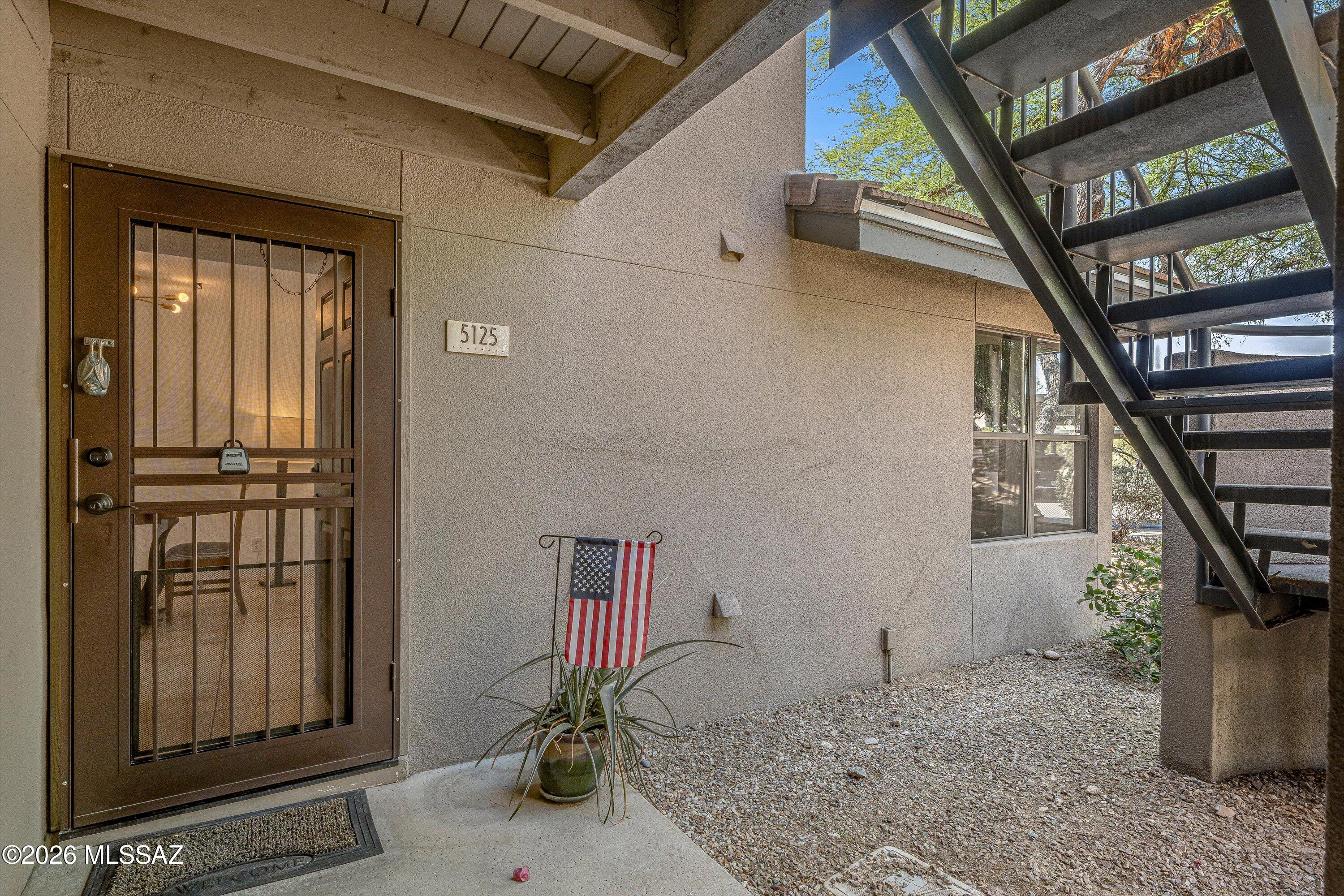 5800 North Kolb Road, Unit 5125 Tucson, AZ 85750 - Photo 2 of 34 a view of entryway