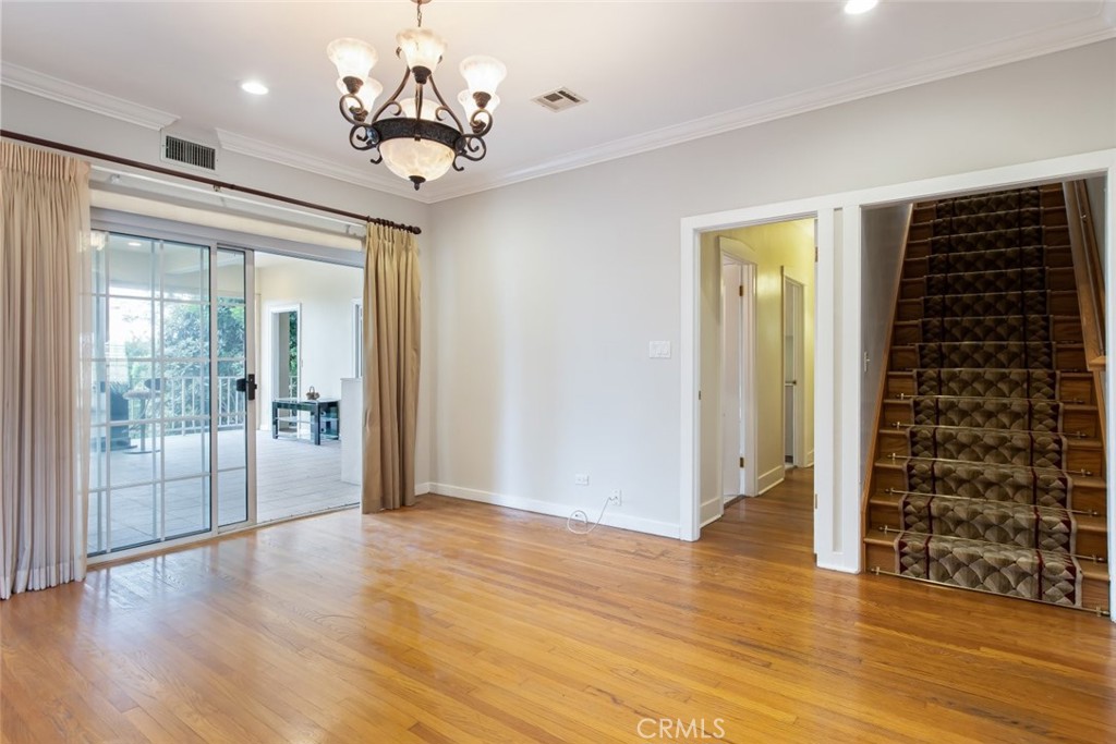 314 West Kenneth Road Glendale, CA 91202 - Photo 16 of 55 Gallery Image 16