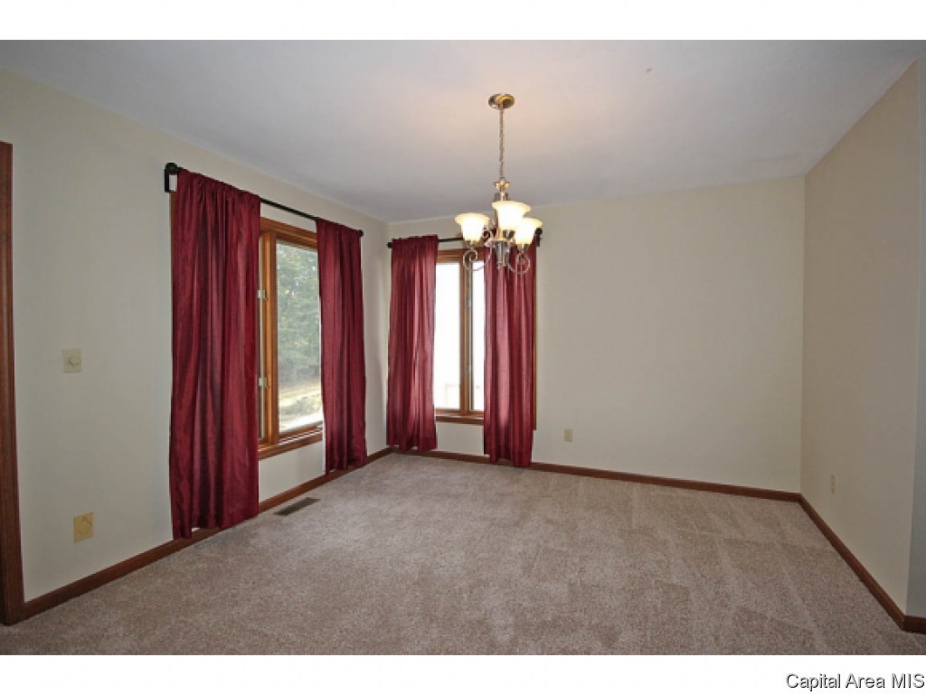 605 Tecumseh Trail Springfield, IL 62711 - Photo 11 of 30