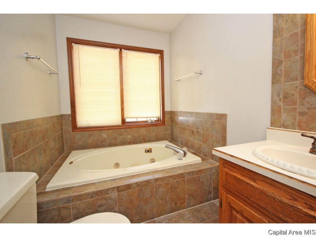 605 Tecumseh Trail Springfield, IL 62711 - Photo 16 of 30