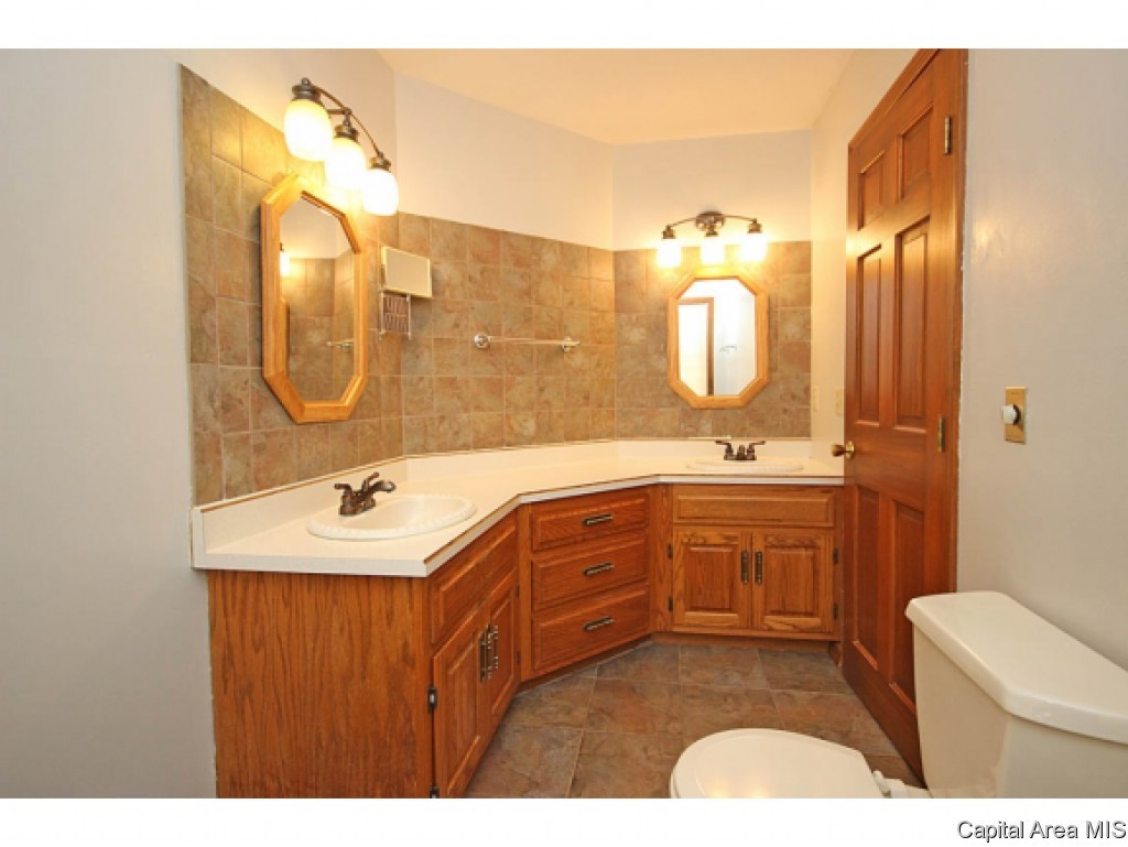 605 Tecumseh Trail Springfield, IL 62711 - Photo 17 of 30