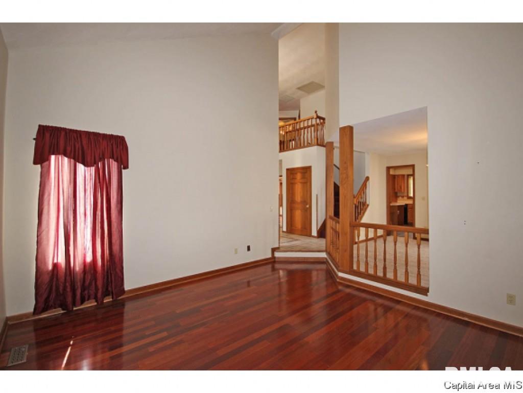 605 Tecumseh Trail Springfield, IL 62711 - Photo 3 of 30
