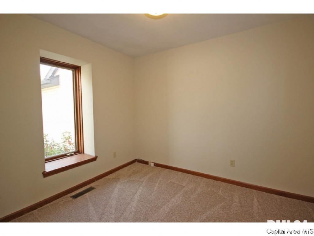 605 Tecumseh Trail Springfield, IL 62711 - Photo 7 of 30