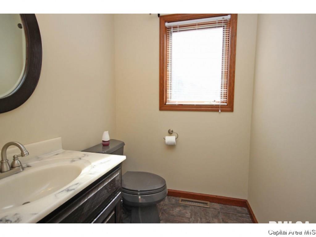 605 Tecumseh Trail Springfield, IL 62711 - Photo 8 of 30