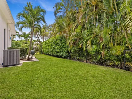 $2,995,000 | 1002 Lake Shore Drive, Delray Beach, FL 33444