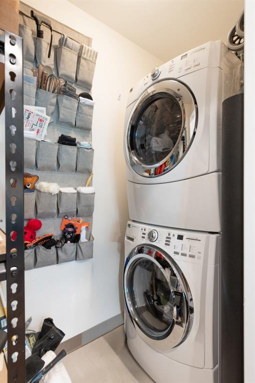1080 Peachtree Street Northeast, Unit 1906 Atlanta, GA 30309 - Photo 29 of 46 a utility room with dryer and washer