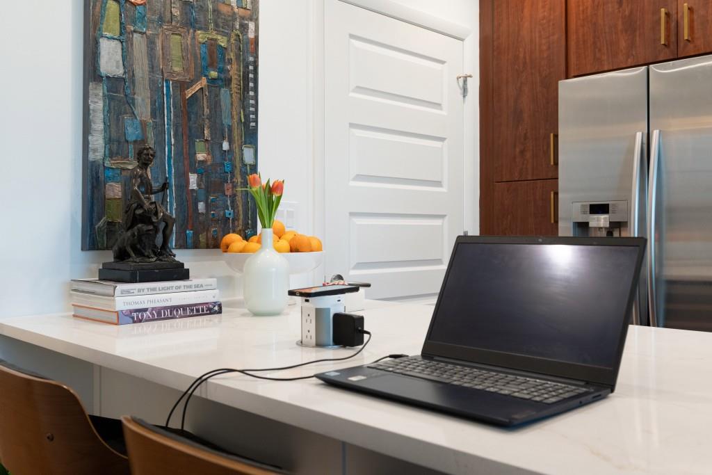 1080 Peachtree Street Northeast, Unit 1906 Atlanta, GA 30309 - Photo 5 of 46 a room with musical instruments