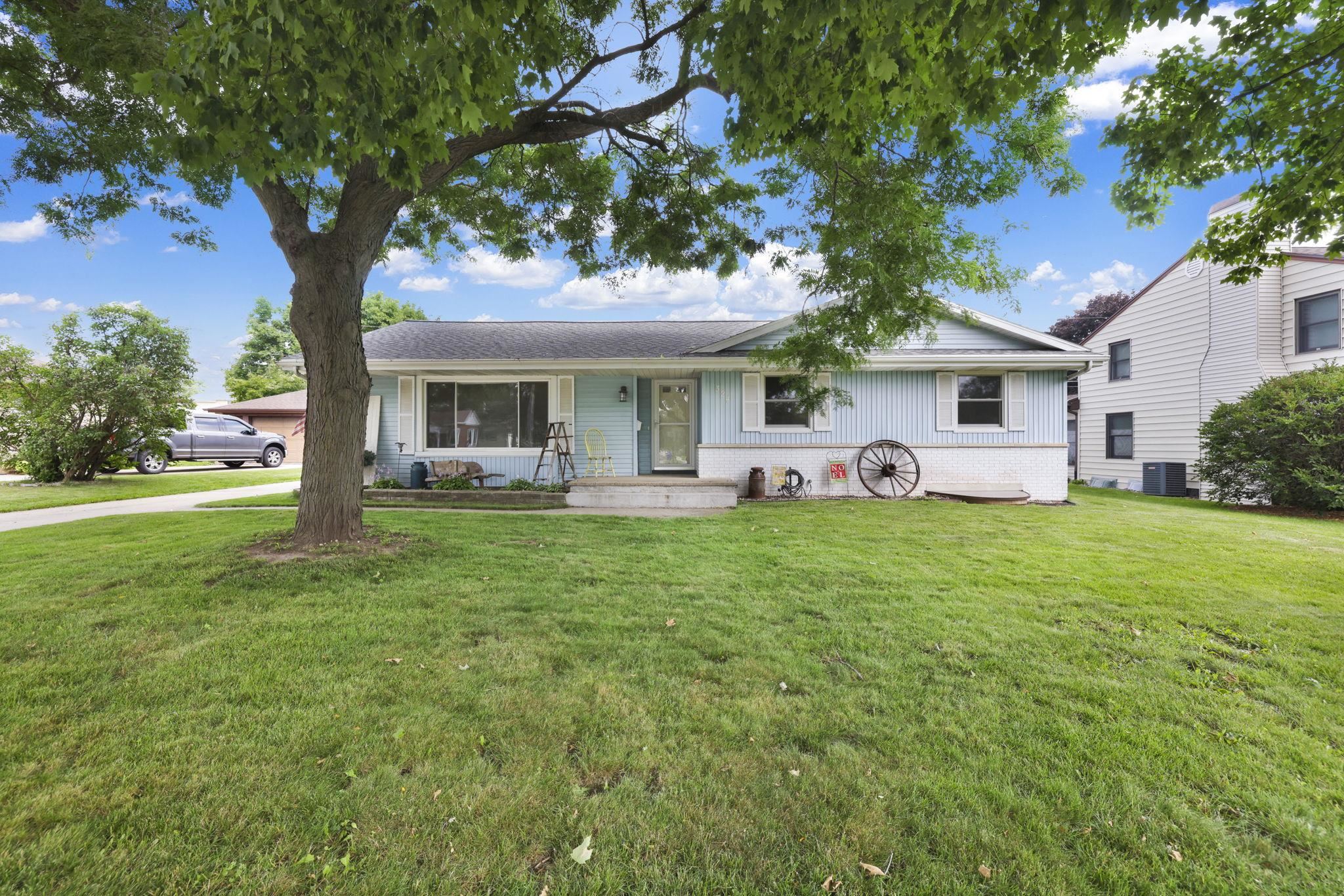 324 West Lindbergh Street Appleton, WI 54911 - Photo 1 of 1 Gallery Image 1