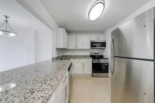 $2,400 | 9001 Southwest 77th Avenue, Unit C803, Miami, FL 33156