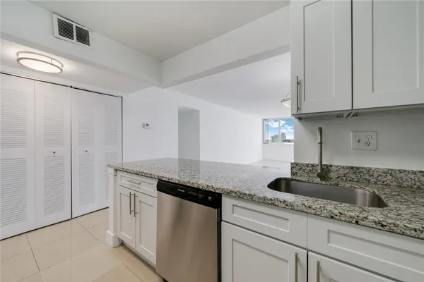 $2,400 | 9001 Southwest 77th Avenue, Unit C803, Miami, FL 33156