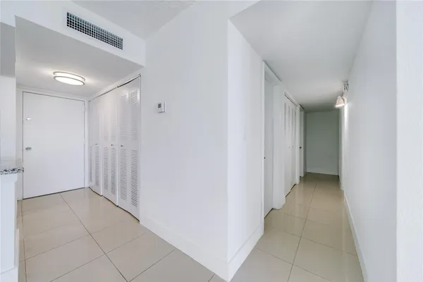 $2,400 | 9001 Southwest 77th Avenue, Unit C803, Miami, FL 33156