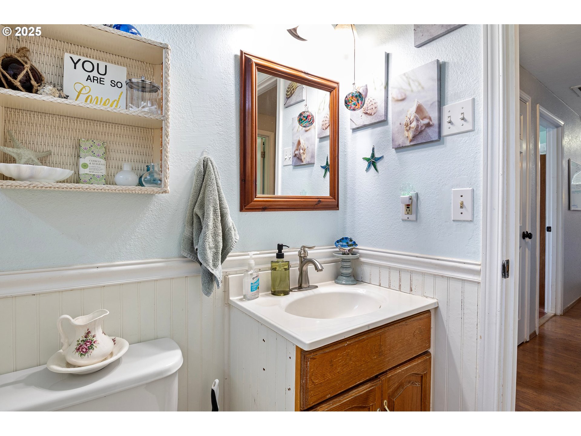4635 Daisy Street Springfield, OR 97478 - Photo 29 of 44 Bathroom